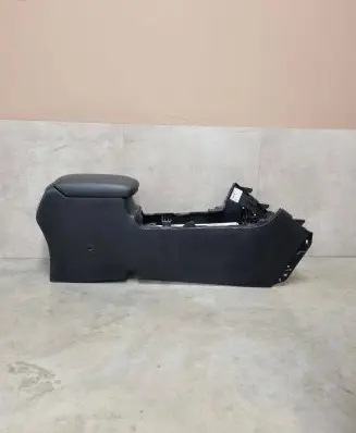 KIA Sportage Center console 84611F1500WK T8M550908