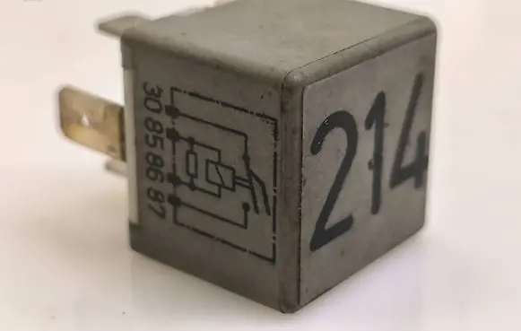 Audi A4 S4 B5 8D Other relay 443951253K