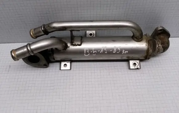 Volkswagen PASSAT B5 Other engine bay part