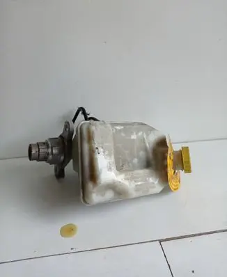 Master brake cylinder