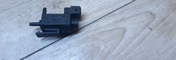Volvo S60 Turbo solenoid valve 72224010 30611668