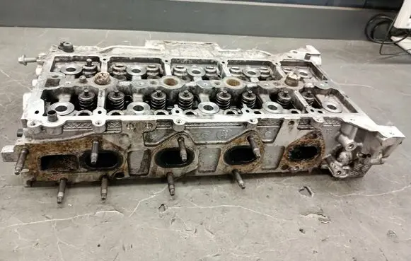 Ford Transit Engine head rfhg9q6090ab