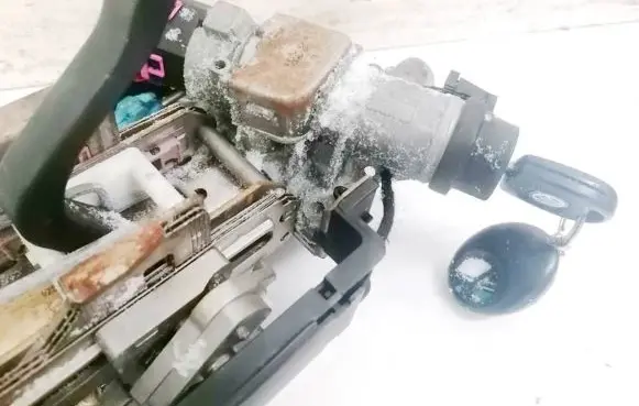 Volkswagen Polo Ignition lock
