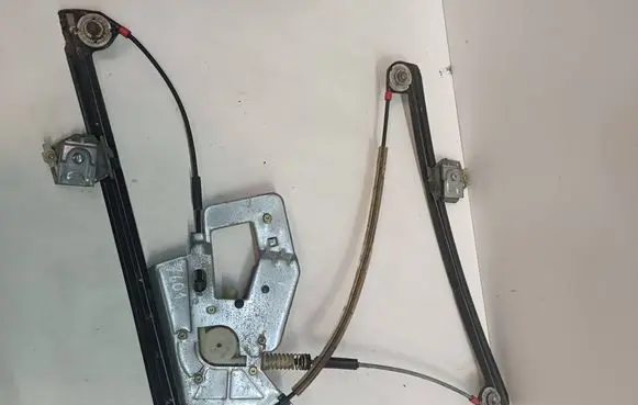 BMW 5 E39 Front door window regulator with motor 67628360511