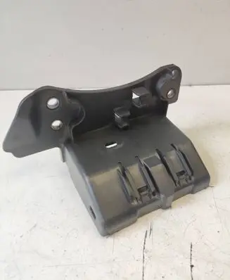 Peugeot 308 Other engine bay part 9805235980