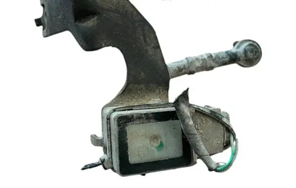 Renault Laguna III Headlight/headlamp level sensor 538210005R
