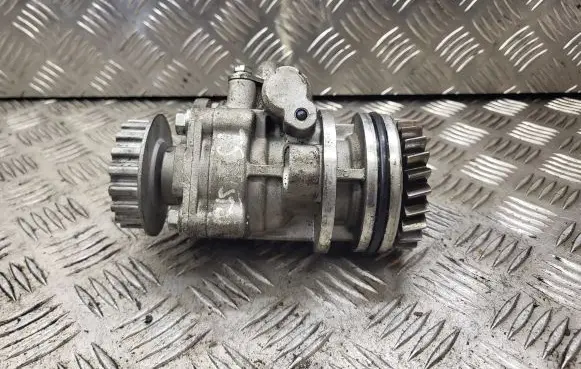 Volkswagen Transporter - Caravelle T5 Power steering pump