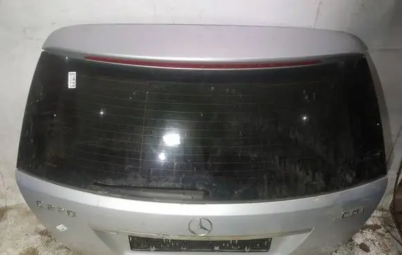 Mercedes-Benz C AMG W204 Tailgate/trunk/boot lid pilkas