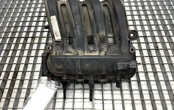 Renault Clio III Intake manifold 8200762352