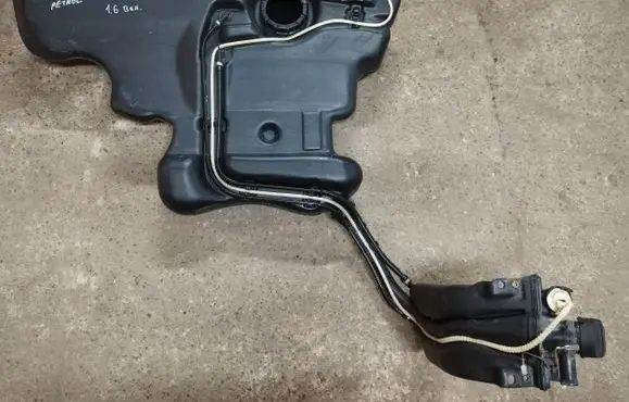 Volkswagen Golf IV Fuel tank 1J0201085 1J0201138