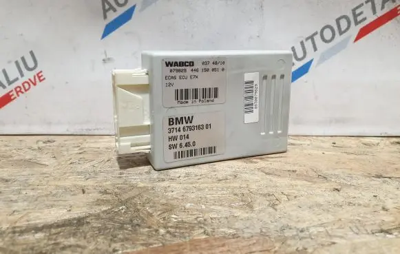 BMW X5 E70 Air suspension control unit module (rear) 6793163 37146793163