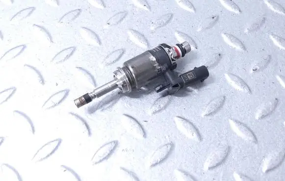 Volkswagen T-Roc Fuel injector 04E906036AD