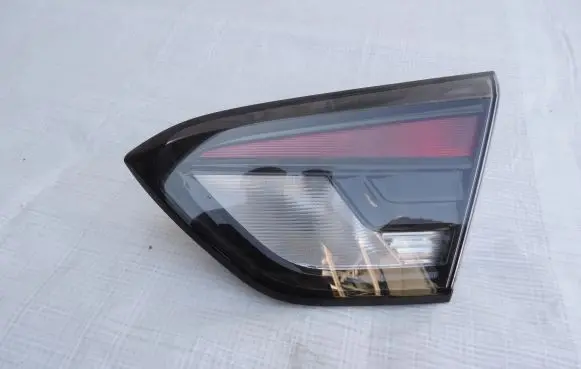 Opel Crossland X Tailgate rear/tail lights 39235954