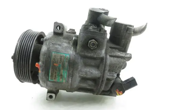 Volkswagen Touran I Air conditioning (A/C) compressor (pump) 1K0820803G