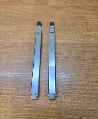 Headlight/headlamp mounting bracket