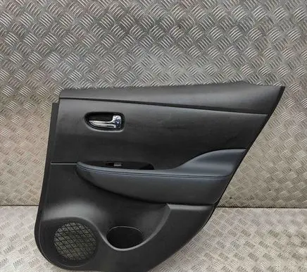 Nissan Leaf II (ZE1) Rear door card panel trim 829225SH0A