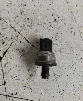 Fuel pressure sensor