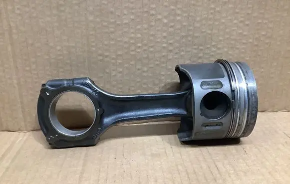 Mercedes-Benz E W211 Piston with connecting rod 61103249