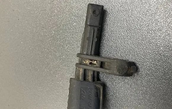 Renault Megane II Camshaft position sensor 215912874 961099YR 8200033686