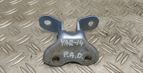 Toyota Yaris Front door lower hinge 