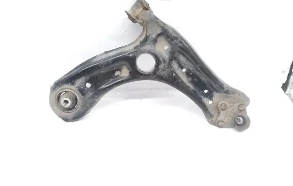 Skoda Fabia Mk2 (5J) Front lower control arm/wishbone 6R0402152E