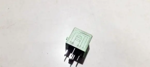 BMW 5 E39 Other relay 61368373700 v23134-k59-x312