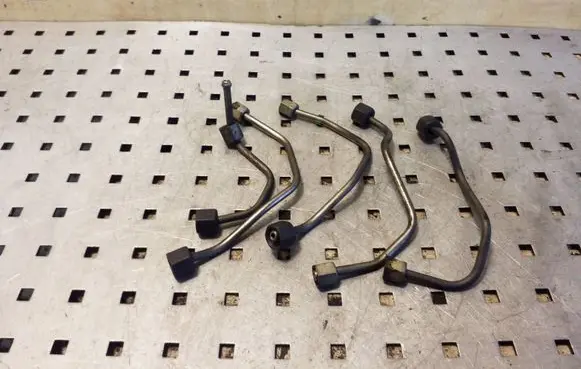 Peugeot 508 Fuel injector supply line/pipe 