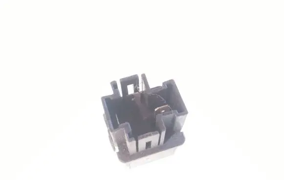 Mitsubishi Carisma Other relay MB953381