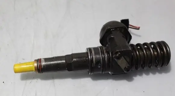 Volkswagen Phaeton Fuel injector 0414720220