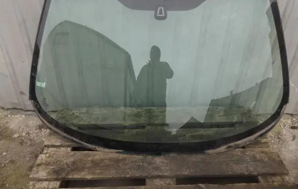Alfa Romeo 147 Front windscreen/windshield window 