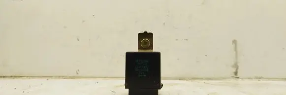 Subaru Forester SG Window wiper relay 