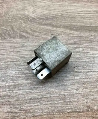 Volkswagen Golf III Other relay 431951253C 21203001