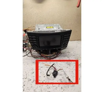 Mercedes-Benz E W211 Sound system wiring loom 2115409209 A2118276842