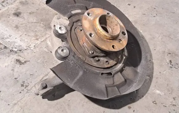 BMW 7 F01 F02 F03 F04 Rear wheel hub 6797448