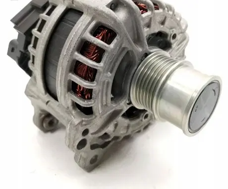Volkswagen Golf VII Generator/alternator 05E903026R