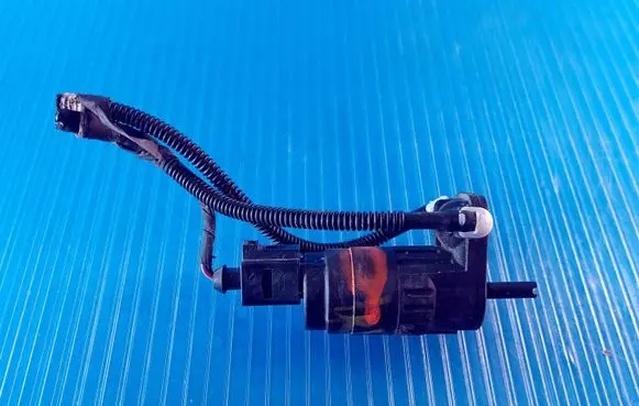 Audi A4 S4 B8 8K Windscreen/windshield washer pump