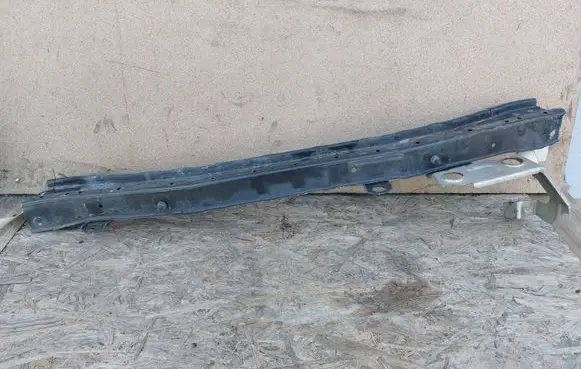 Nissan Note (E12) Front bumper support beam