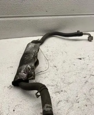 Audi A4 S4 B6 8E 8H Engine coolant pipe/hose 058121471B