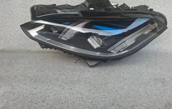 BMW 1 F70 Headlight/headlamp 5A32B51 L887652ZV10