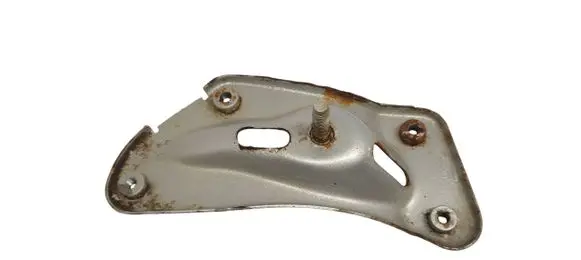 Skoda Yeti (5L) Fender mounting bracket 1Z0810679A