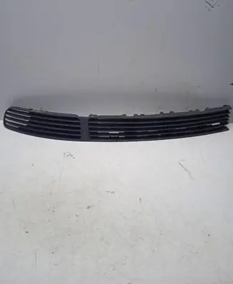 Volkswagen PASSAT B5 Front bumper lower grill 3B0853677A