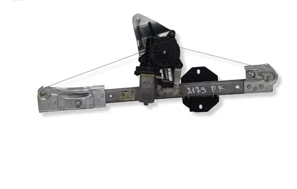 Dacia Sandero II Front door window regulator with motor 807213282R 275620