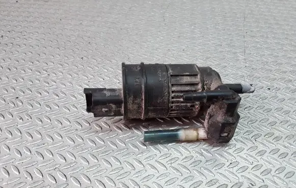 Renault Laguna I Windscreen/windshield washer pump 7700430702