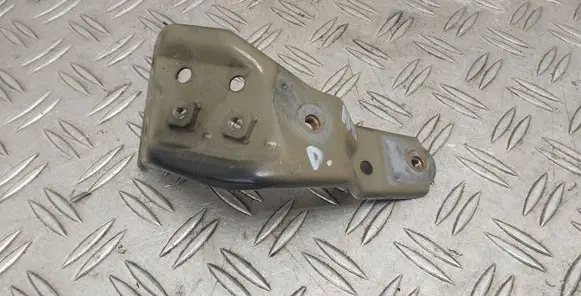 Toyota Avensis T270 Fender mounting bracket 