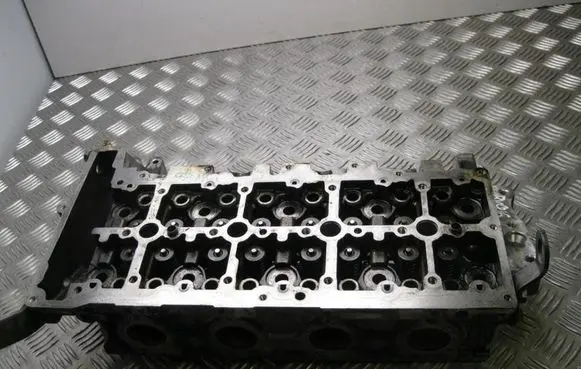 BMW X1 F48 F49 Engine head 155734201 BV916