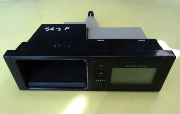 Mazda 323 F Screen/display/small screen