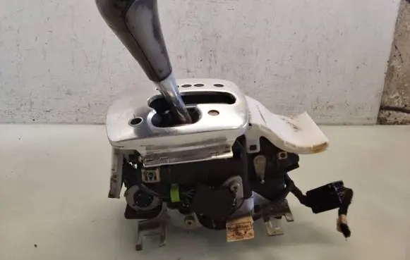 Audi A8 S8 D2 4D Gear shifter/selector 4D0713041