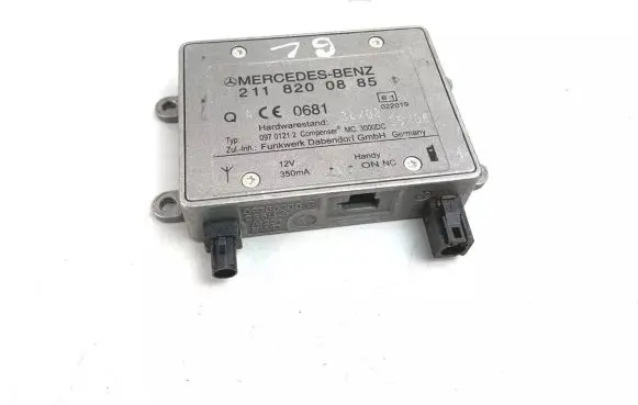 Mercedes-Benz E W211 Antenna control unit 2118200885