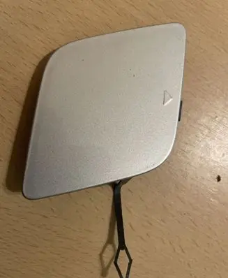 BMW 1 F20 F21 Front tow hook cap/cover 7371738 51127371738