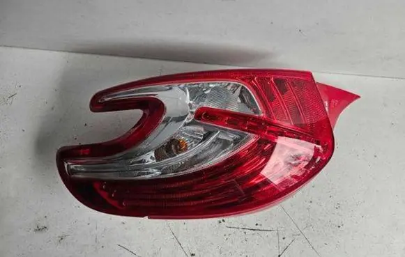 Peugeot 208 Rear/tail lights 9672628380